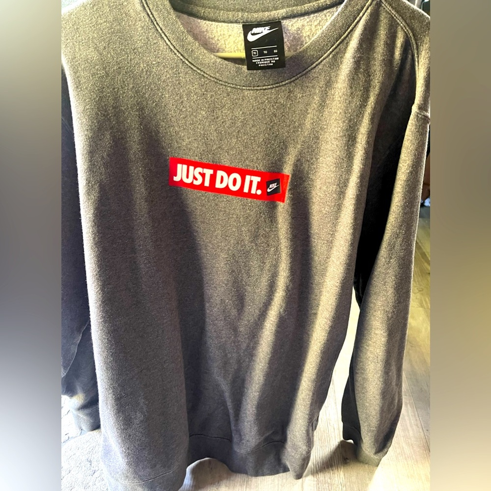 Nike JUST DO IT Spell-Out Crewneck Gray Fleece Sweatshirt